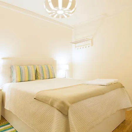 Apartament Diario De Noticias By Hill Lizbona