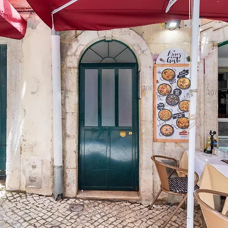 Diario De Noticias By Central Hill Apartments Lisbon