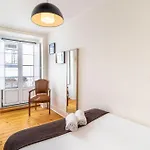 Diario De Noticias By Central Hill Apartments