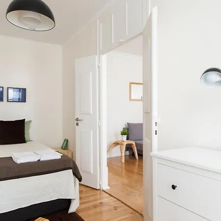 Diario De Noticias By Hill * リスボン